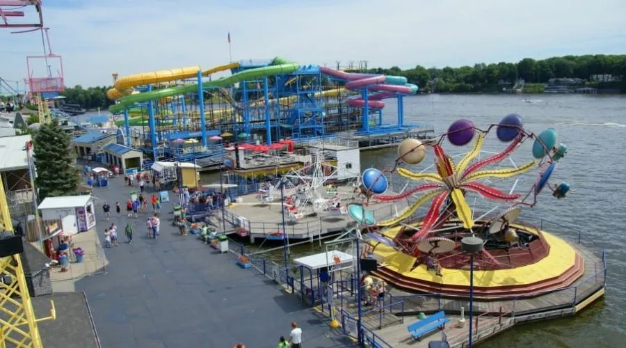 Amusement Parks In Indiana.webp