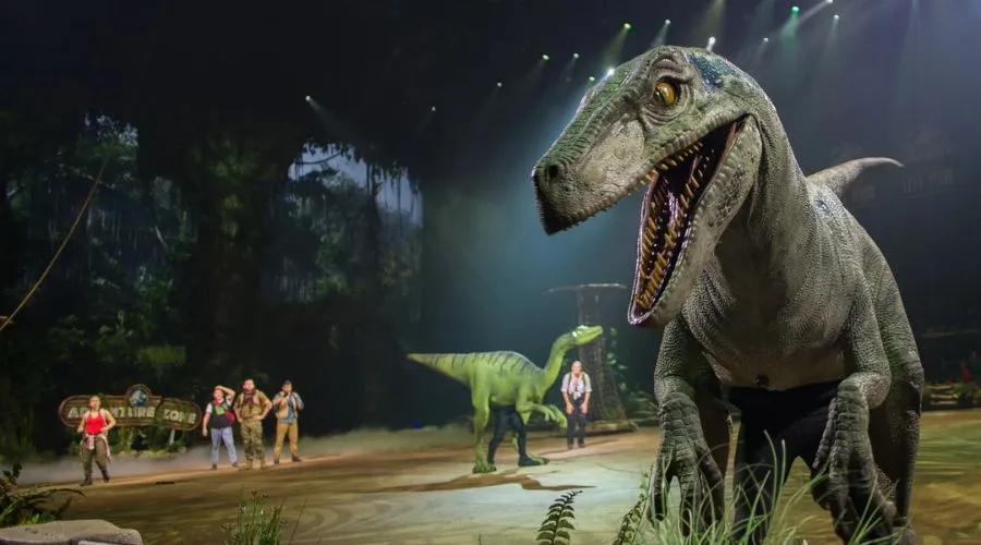 Life-Size Dinosaurs and Special Effects